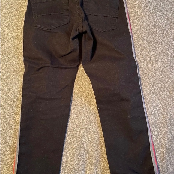 Boys Ripped Striped Jeans With Size 5 Very Nice!!
Jordan Craig Legacy Edition - Picture 4 of 4